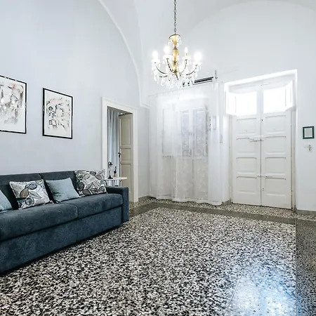 L' Angolo Di Lucia Apartment *