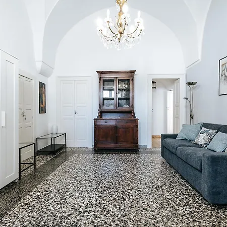 L' Angolo Di Lucia Apartment *
